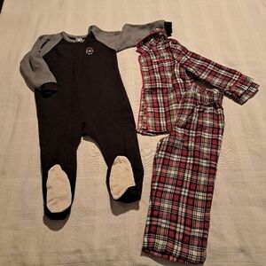 2 pair bundle of boys pajamas 1 Gerber 1 Gap, play condition
